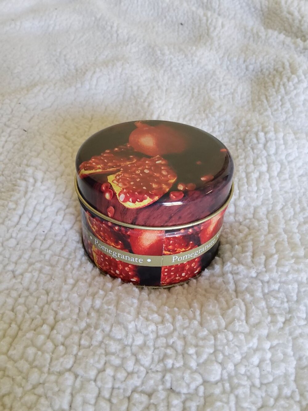 Cozy Autumn Pomegranate Scented Candle Decorative Round Tin Graphic Lid
